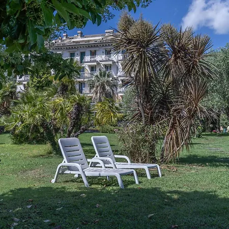 Porticciolo Nervi - Pool - Grandmaison Genua